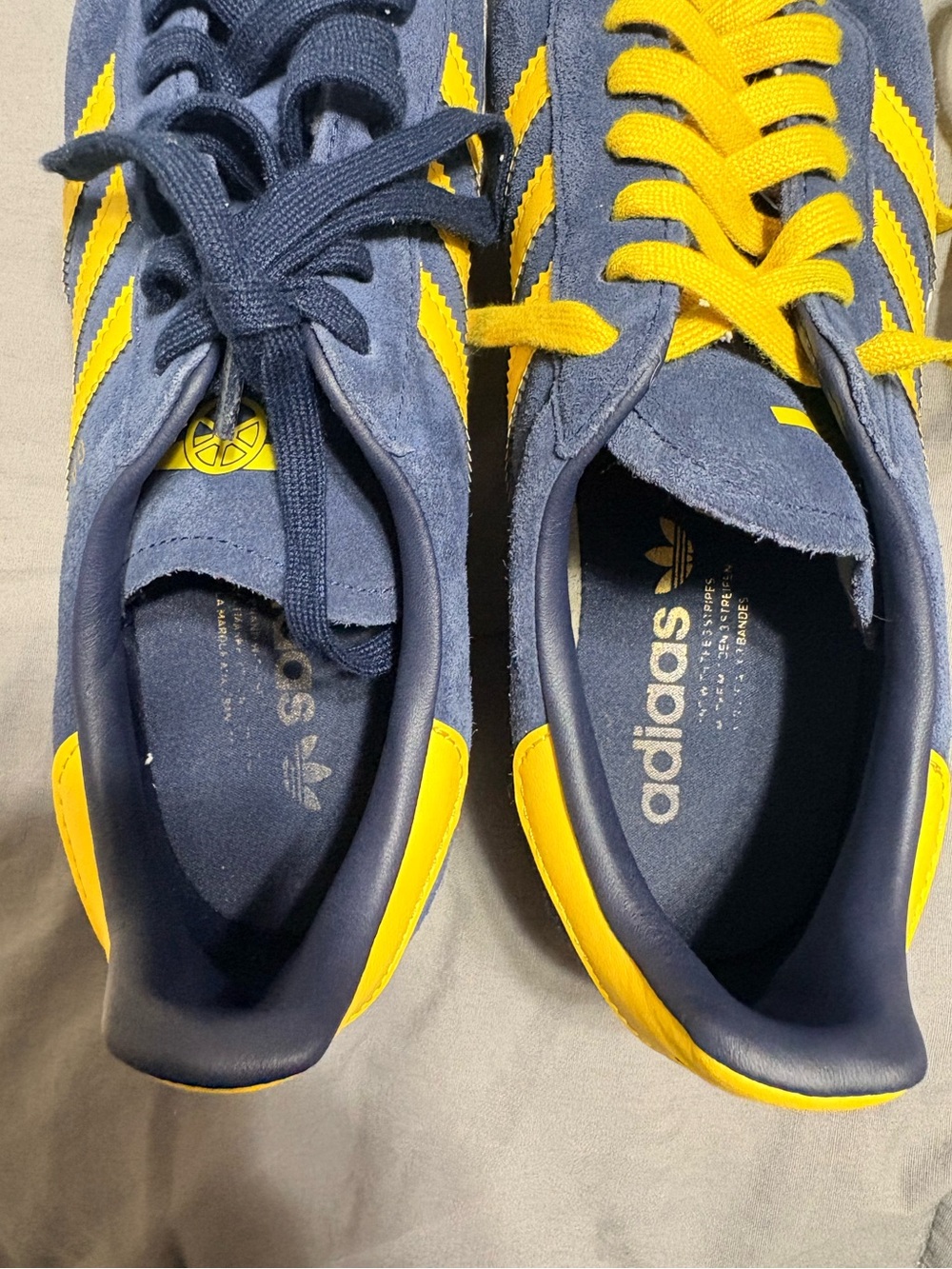 Adidas Originals Copa ARSENAL GAZELLE Casual Mens Sneakers Navy Yellow Sz 7.5 - Picture 2 of 10